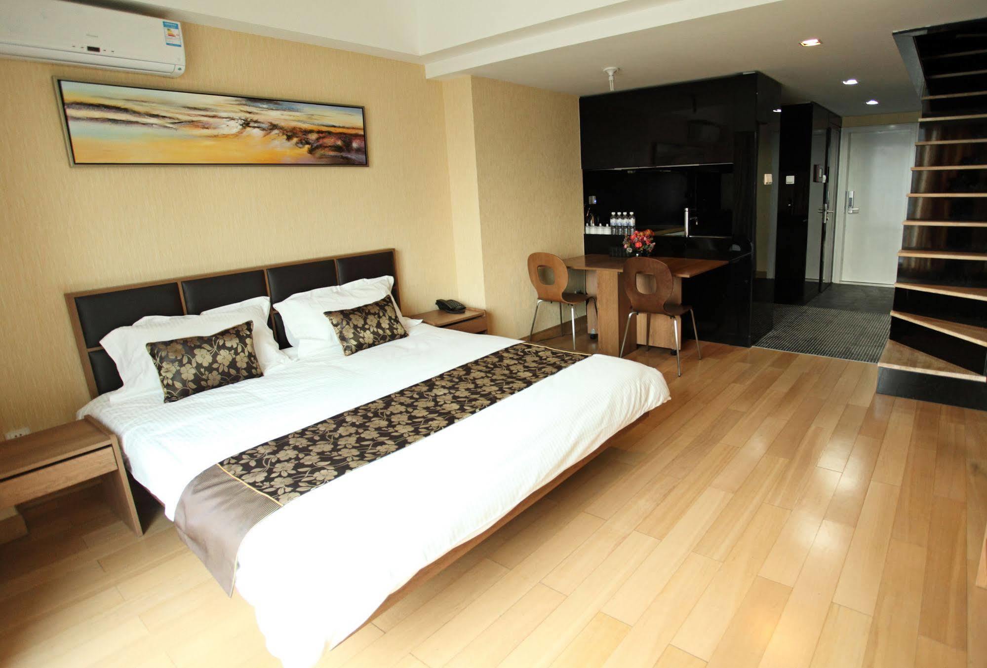 Le Jia Xuan International Convention Center Branch Hotel Qingdao Esterno foto